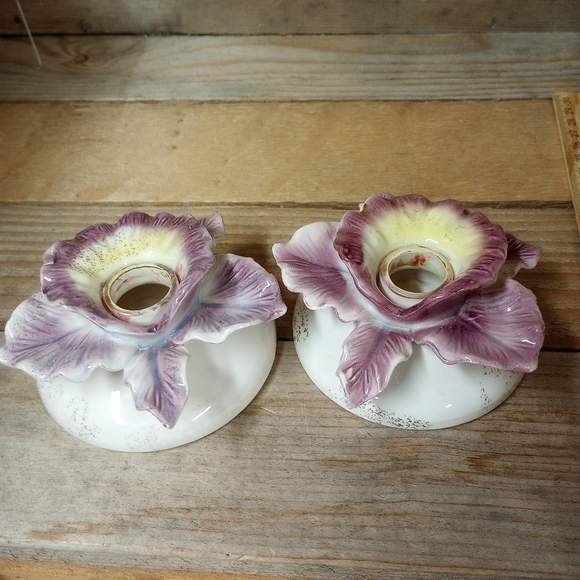 Set of 2 Vintage Commodore Porcelain Taper Candlesticks Purple Flower Gold Trim - Picture 1 of 9